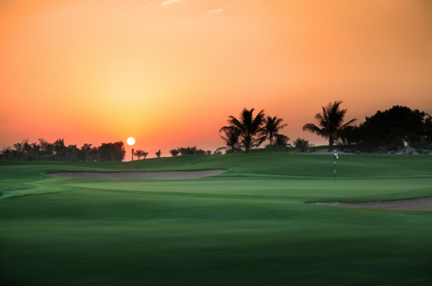 Golf breaks at Abu Dhabi Golf Club, United Arab Emirates. GRD Rating: 8.6